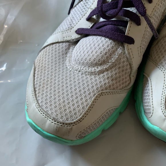 Nike Running Shoes US8.5 - Picture 4 of 5